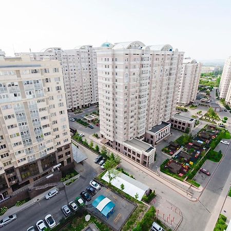 Razmestim В Жк Шахристан На 15 Этаже Almaty Extérieur photo